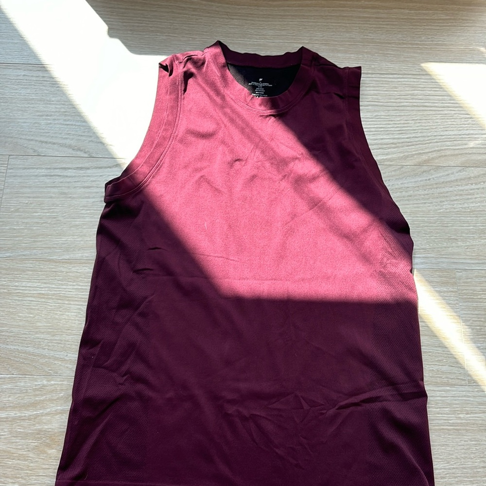 Men’s Fabletics, tank top, medium in burgundy